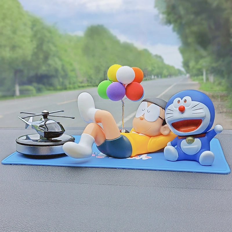 哆啦A梦车载香水汽车内香薰除异味摆件高档太阳能飞机中控台装饰