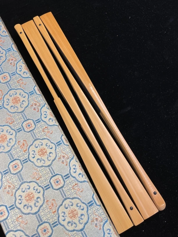 储德正玉竹折扇--9.5寸2.0排口16方