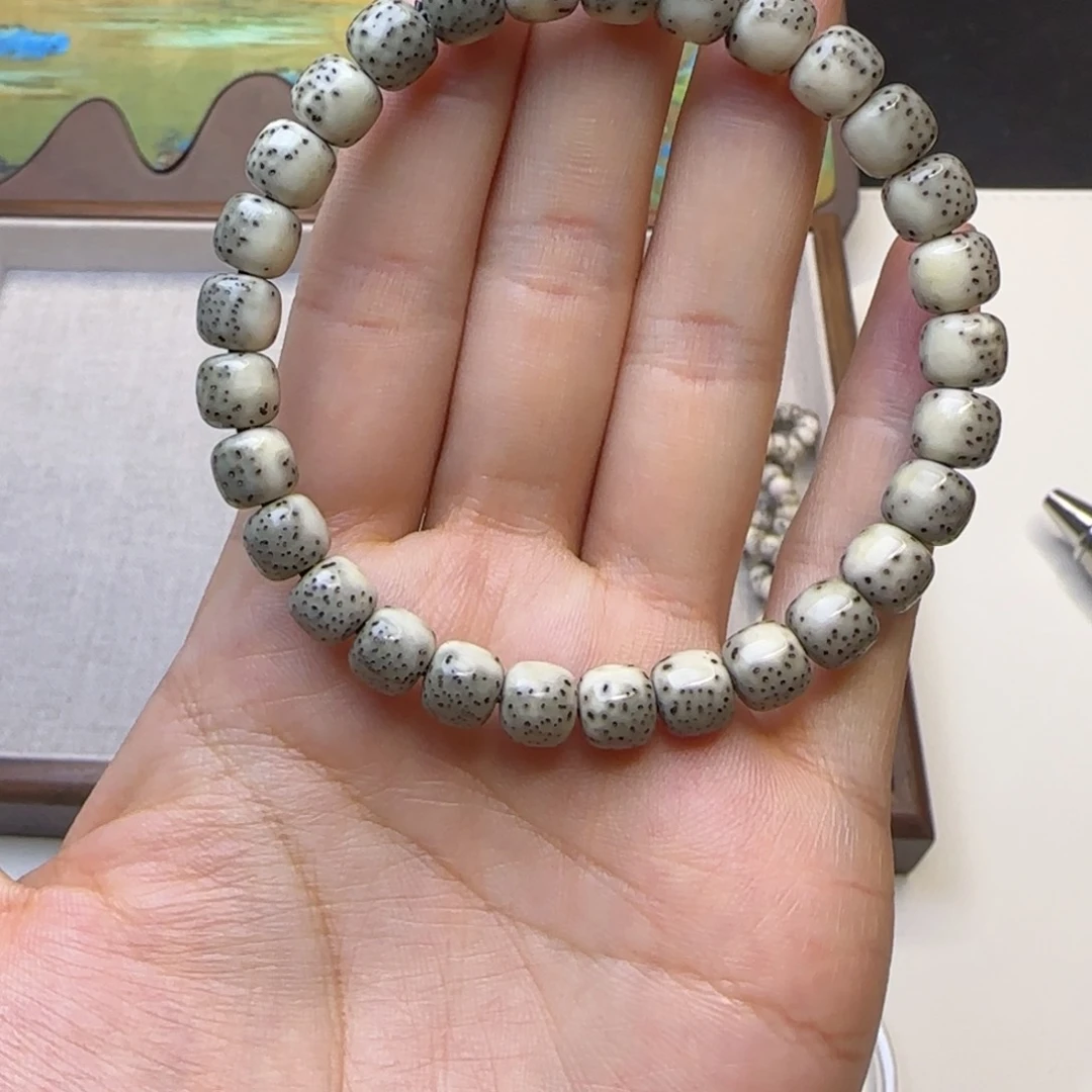 星月菩提手串石玉绿包白河豚8×7