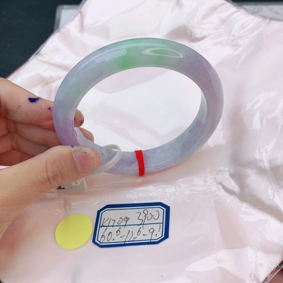 翡翠手镯未镶嵌翡翠