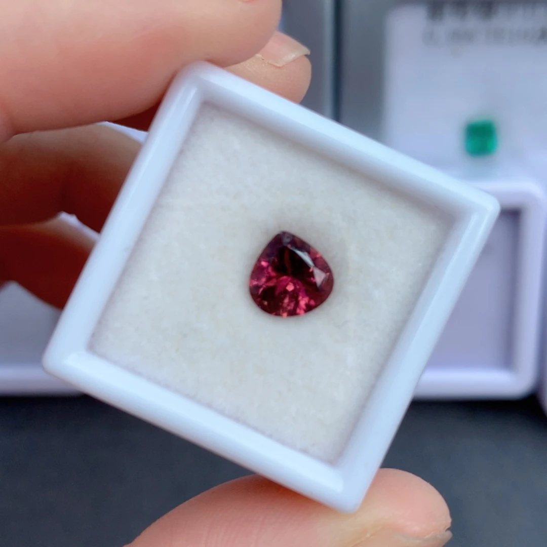 未镶嵌1.19克拉裸石红色碧玺