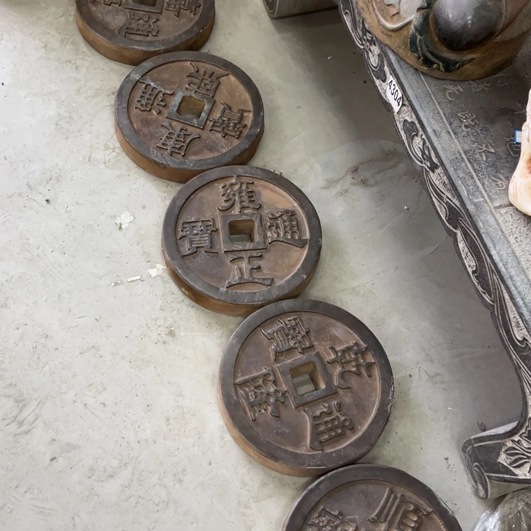 中***人砖雕黑青石，不包邮。