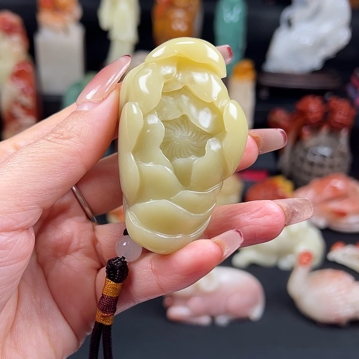 寿山石老性芙蓉石