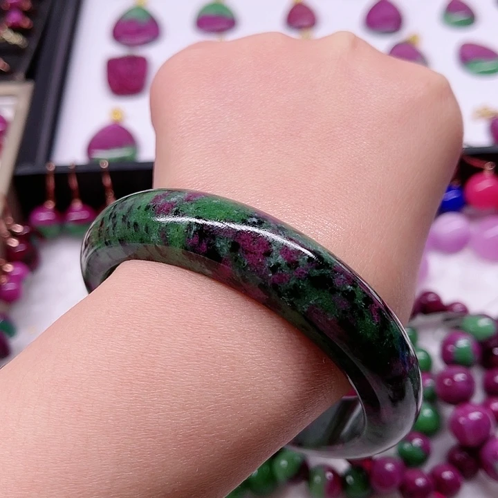 红宝石手镯未镶嵌一**虹