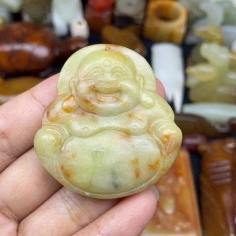 未镶嵌蛇纹石玉颈饰86
