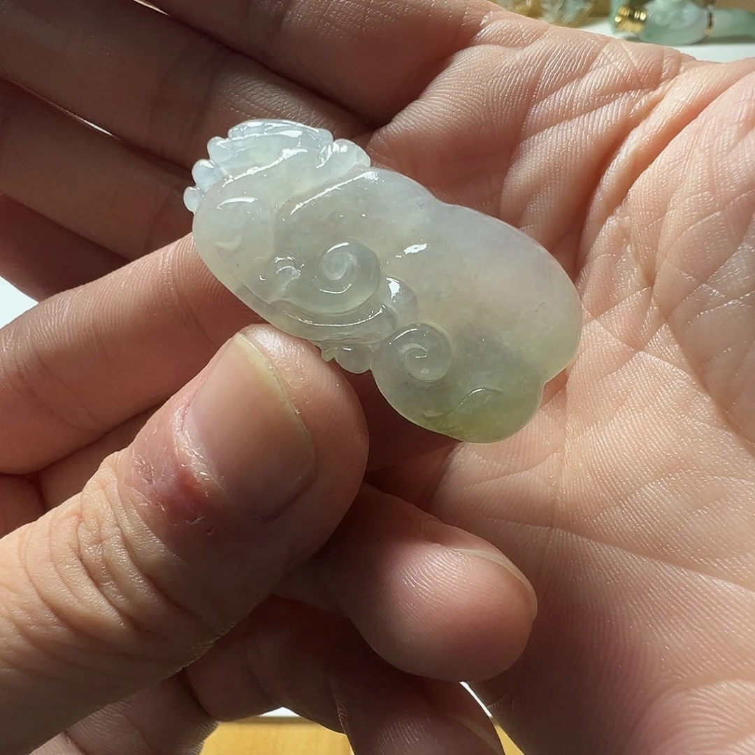 定制翡翠未镶嵌如意