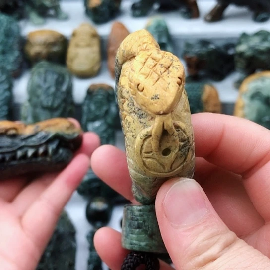 岫岩河磨玉（透闪石质玉）把件未镶嵌