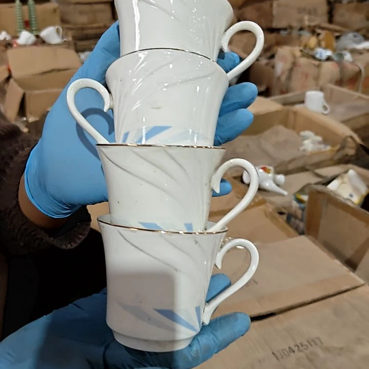 摆件盘子碗茶壶啥都有