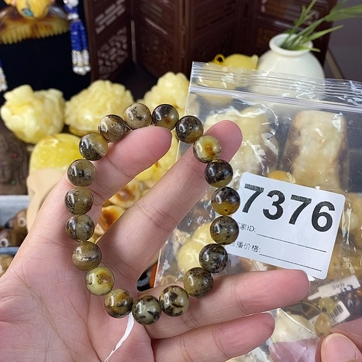 蜜蜡未镶嵌珠宝奇石