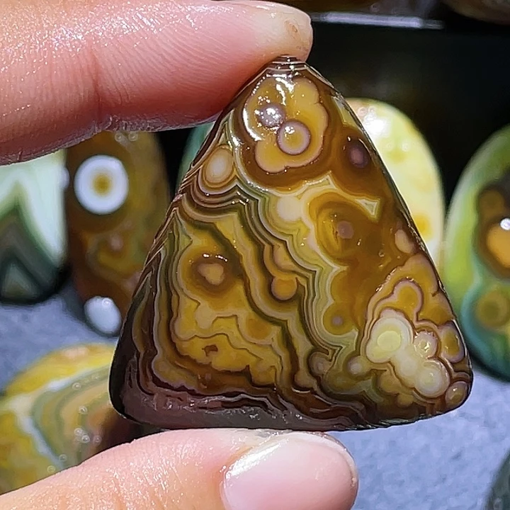 玛瑙/玉髓未镶嵌珠宝奇石