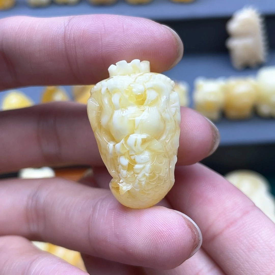 琥珀裸石未镶嵌蜜蜡