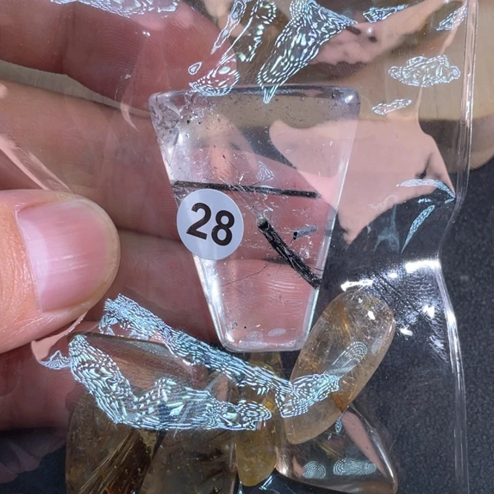 未镶嵌颈饰水晶林*木