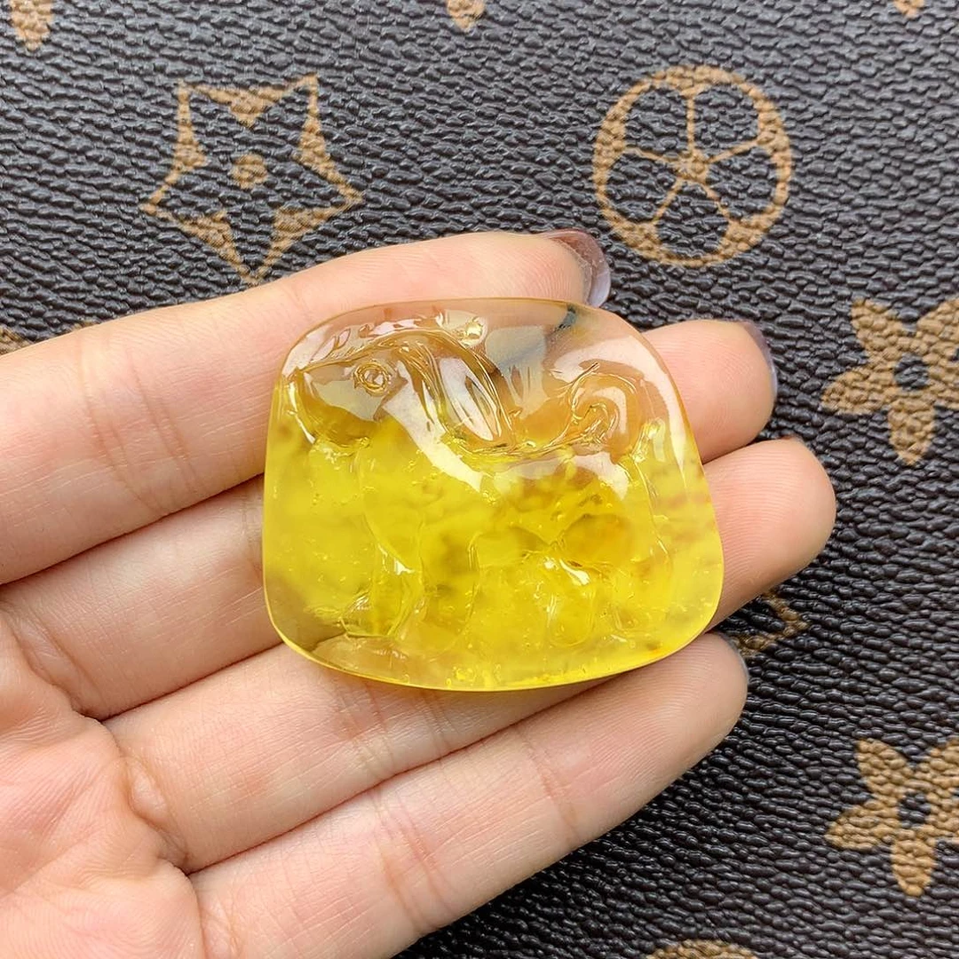 琥珀未镶嵌珠宝奇石