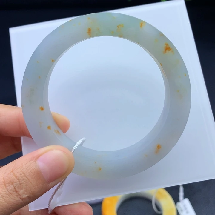 未镶嵌手镯定制翡翠