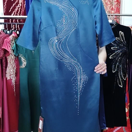 L码孔雀蓝烫钻旗袍