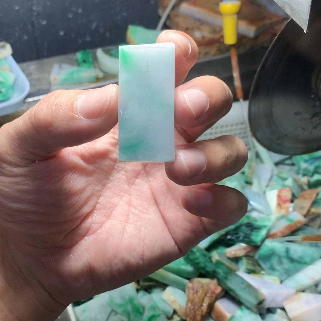 未镶嵌定制翡翠随**安翡翠