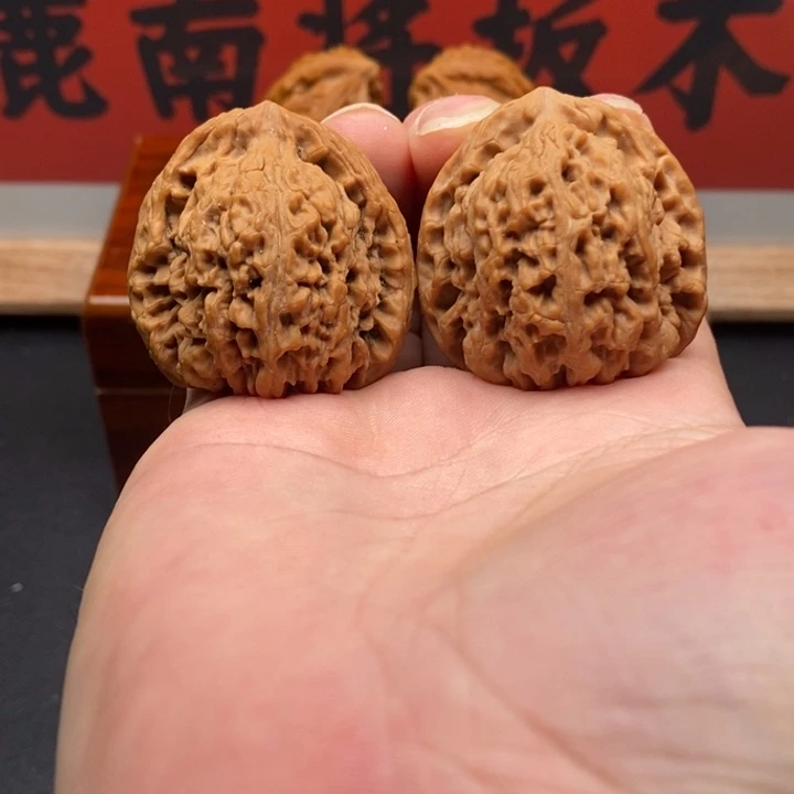 滔***诺文玩核桃把件南疆