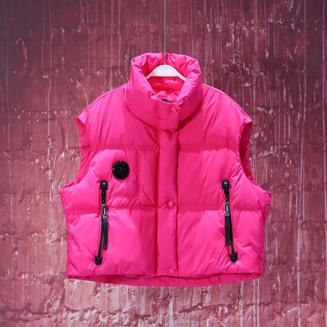 【LIANG哥女装】2024冬季时装周款洋红色高领羽绒马甲fs627A