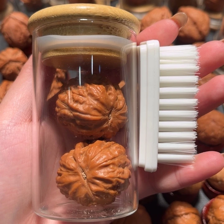 叶***殇把件文玩核桃榴莲