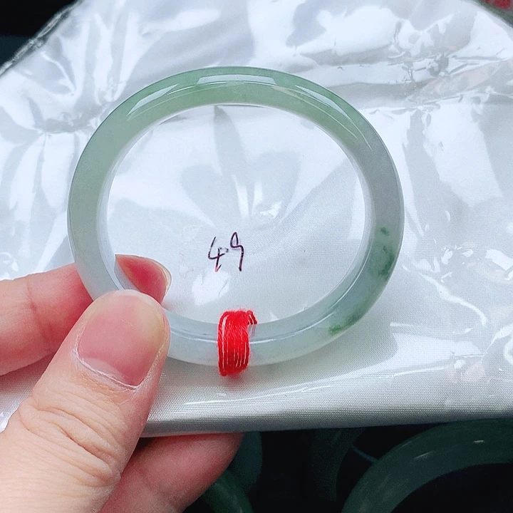 翡翠未镶嵌手镯135