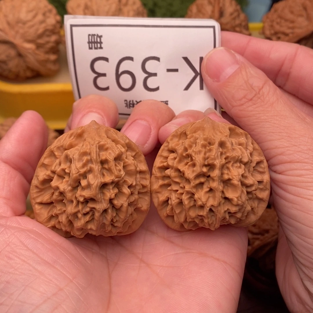 桃核把件秦闷39……
