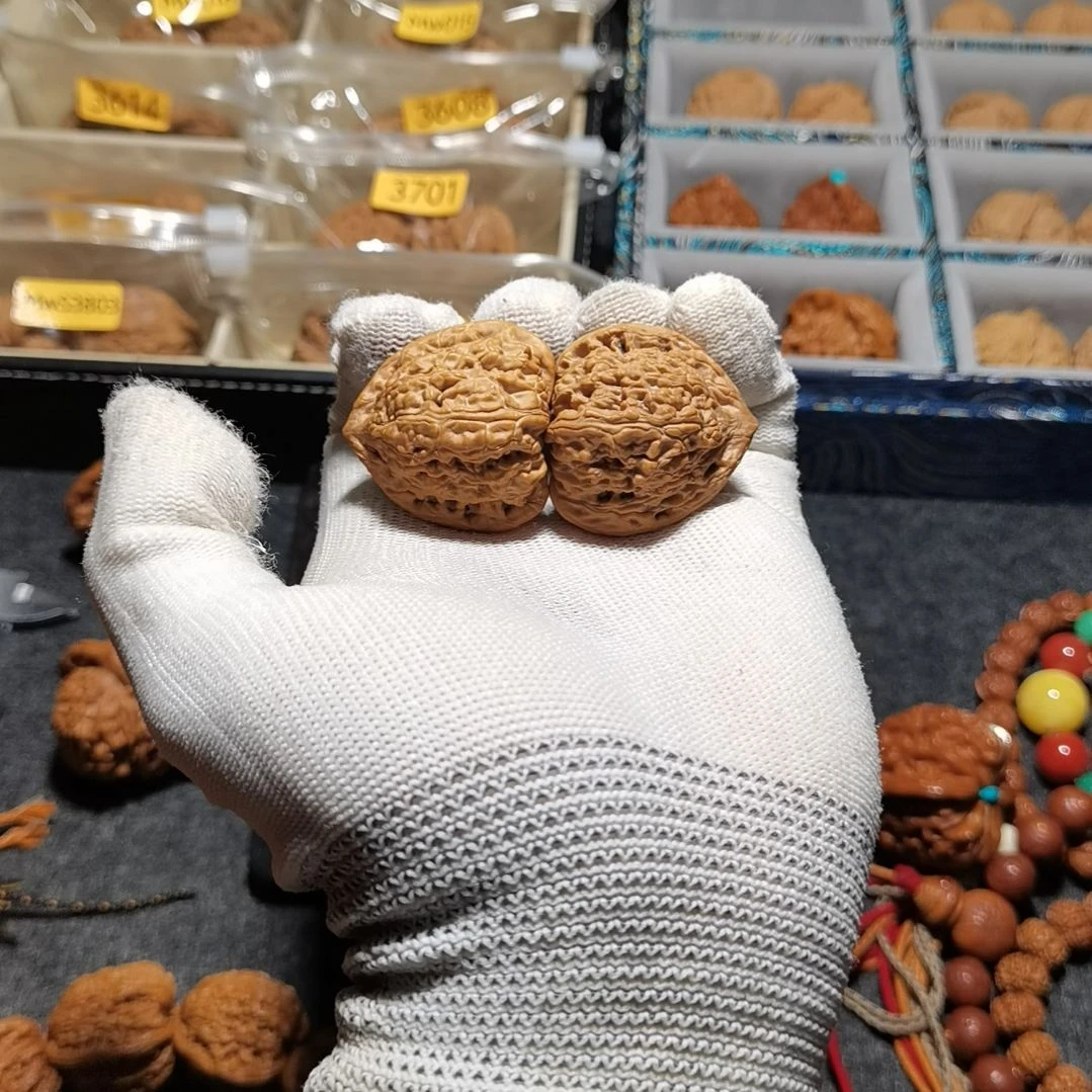 文玩核桃把件J*n司物密纹三角 002