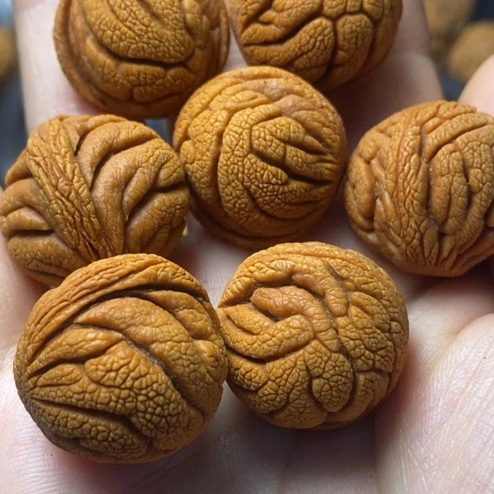 文玩核桃吊坠秦岭山野生桃核