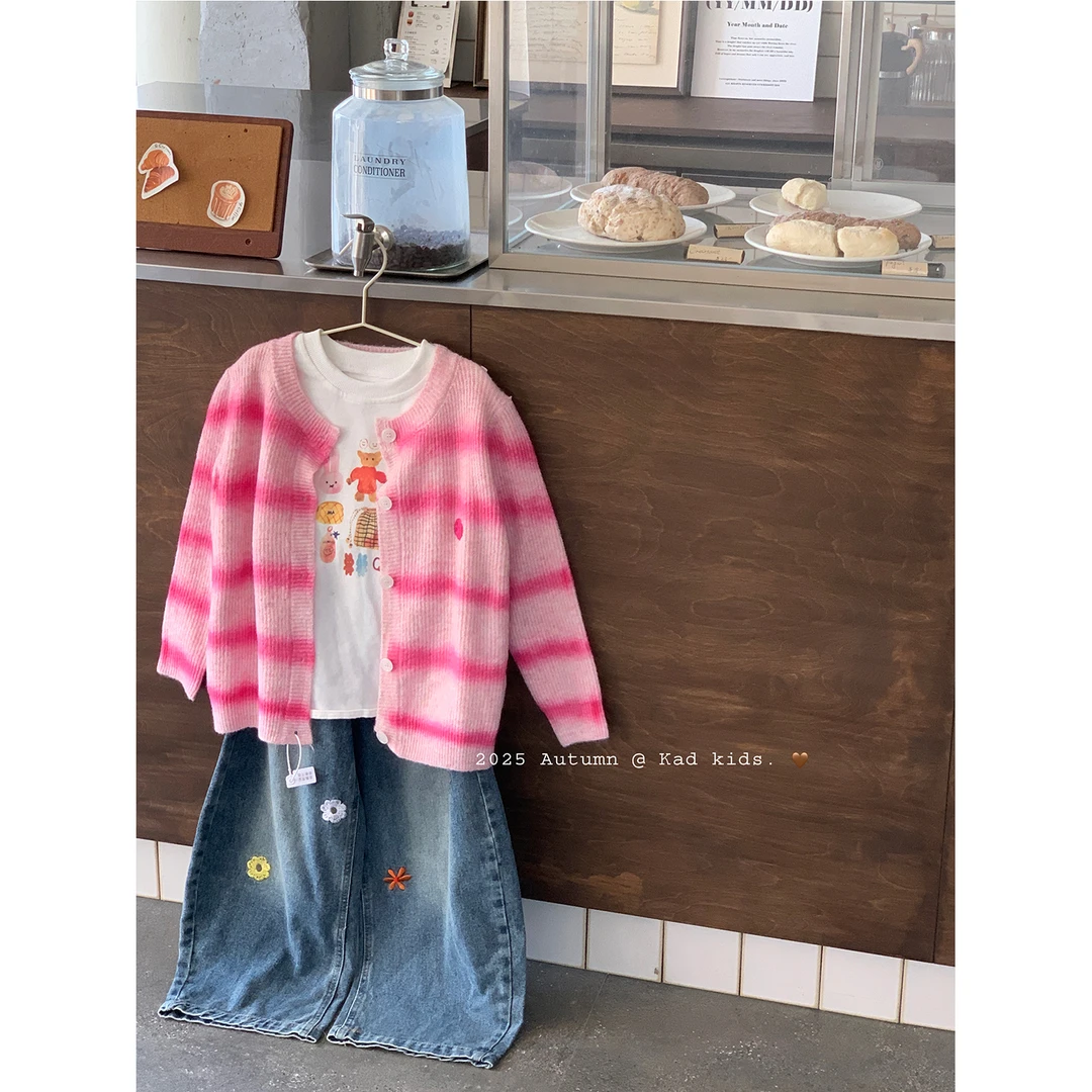 V5164-粉色宽条纹毛衣开衫+V5157-花朵牛仔裤