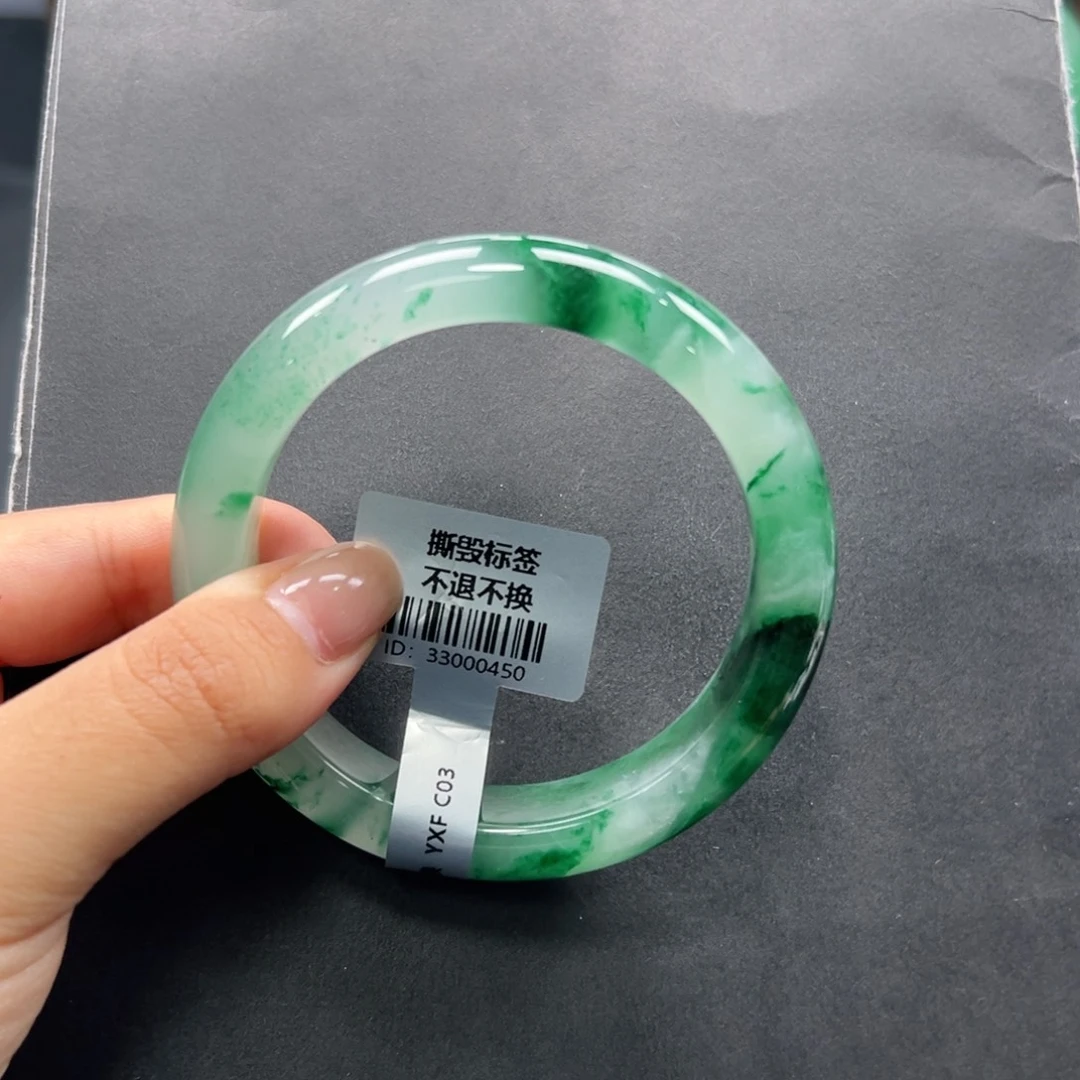 石英质玉未镶嵌手镯+周周58