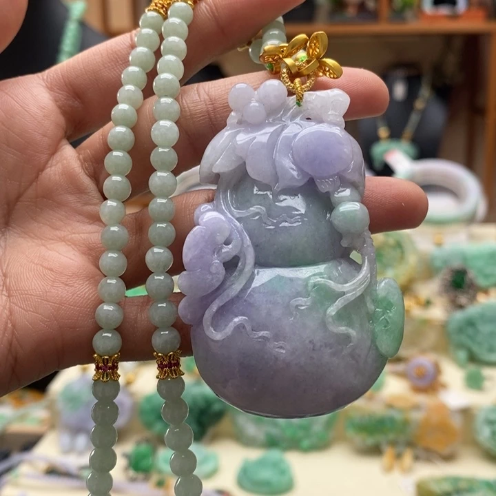 翡翠颈饰未镶嵌翡翠吊坠