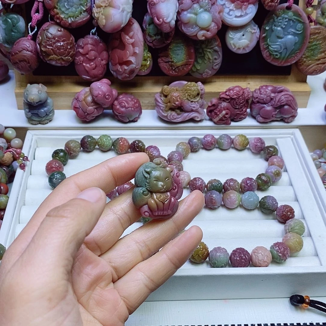 玛瑙/玉髓盐源玛瑙吊坠未镶嵌