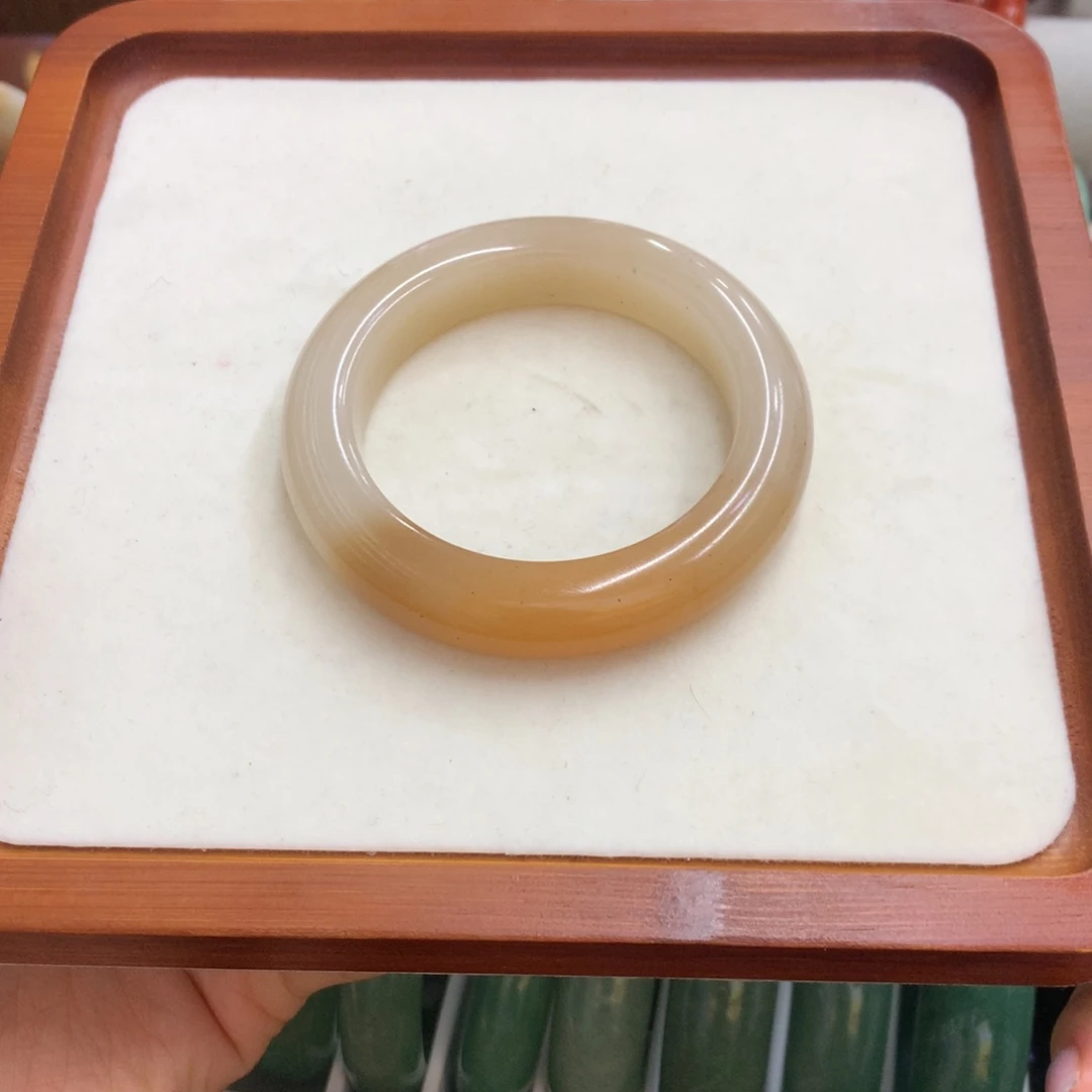 石英质玉未镶嵌手镯