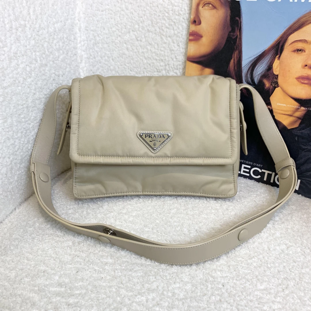 95新 Prada/普拉达 壹臻/沙漠黄邮差小号包/11326308