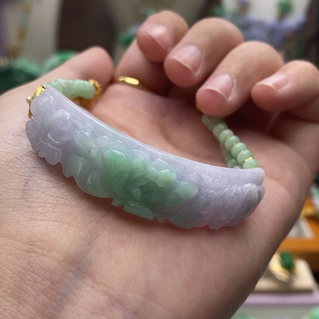 翡翠未镶嵌颈饰手链