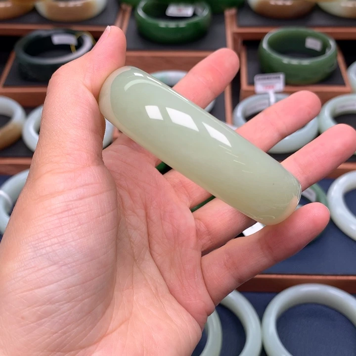 和田玉手镯59圈口未镶嵌