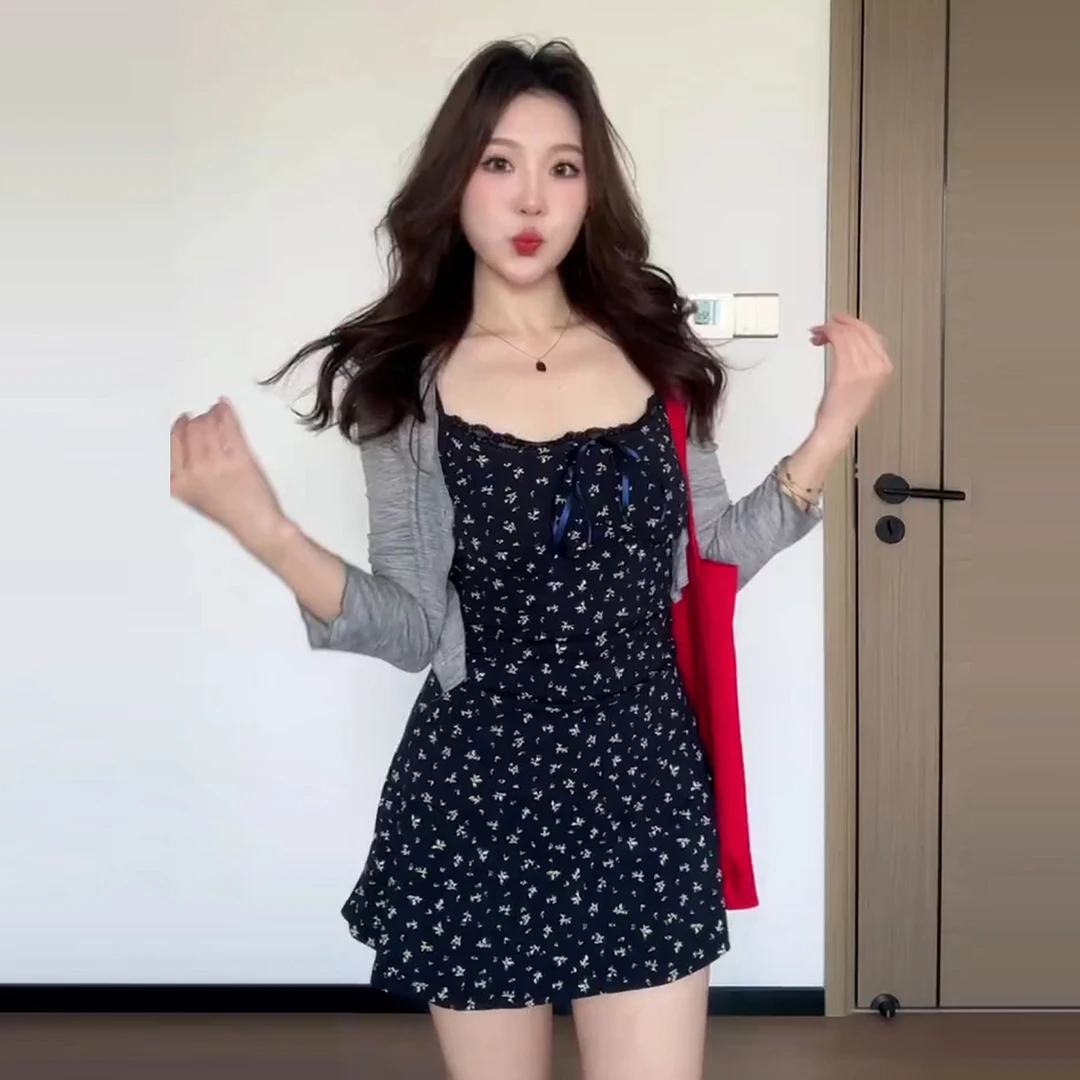 法式蓝色碎花吊带连衣裙子女秋装2025新款小个子掐腰包臀夏季短裙