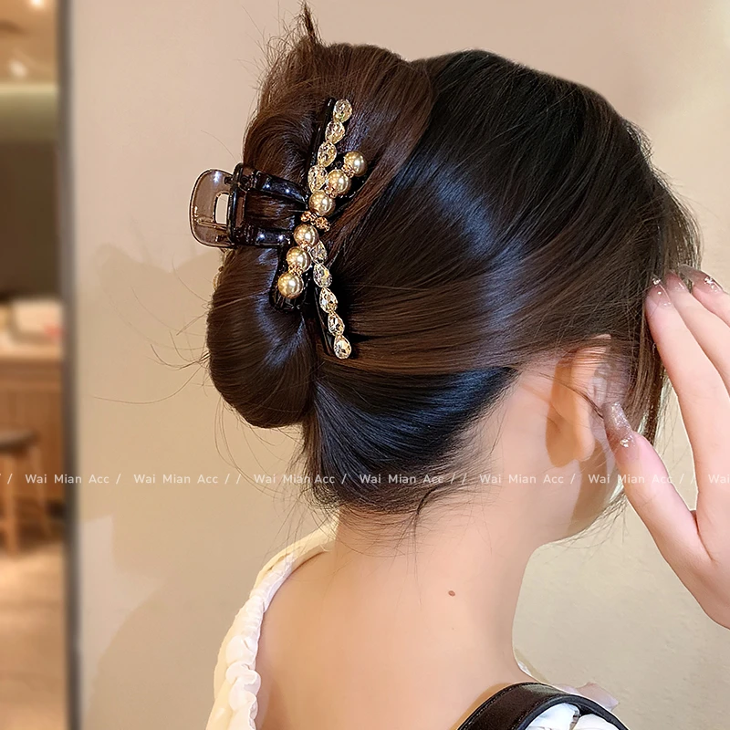 时尚香槟高级感珍珠抓夹女发量少全盘发夹新款高级感后脑勺鲨鱼夹
