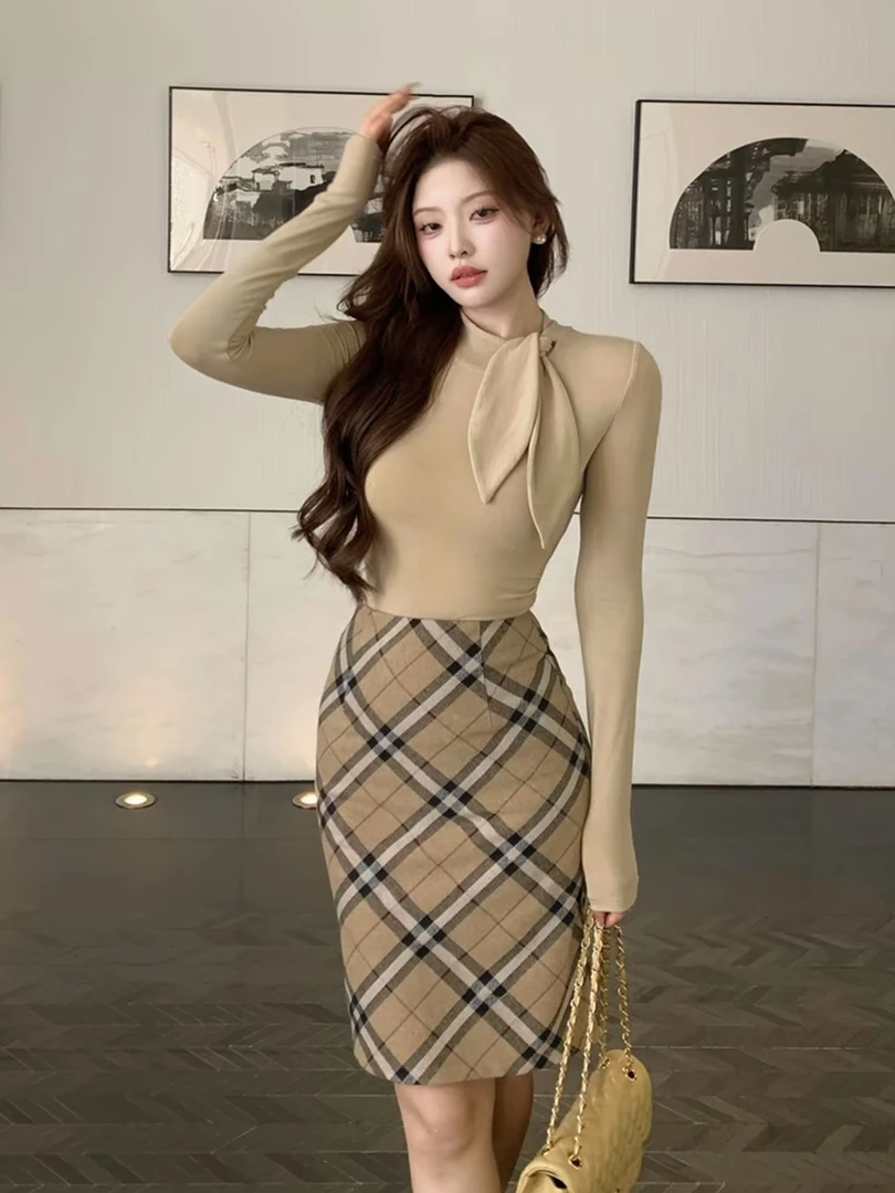 辣妹高级感蝴蝶结飘带长袖T恤女秋季新款修身显瘦内搭打底衫上衣