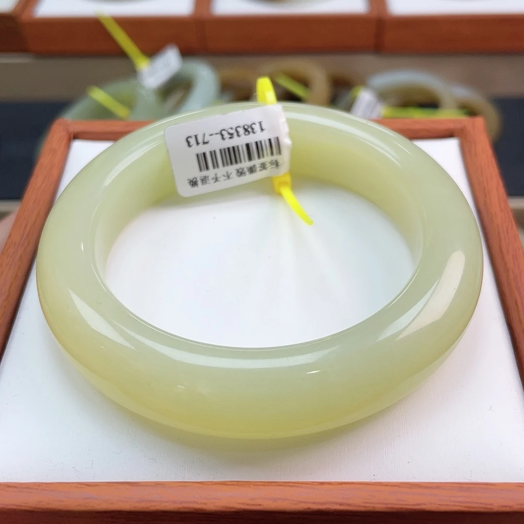 【闪购商品】未镶嵌手镯和田玉蒋****妞和田玉58