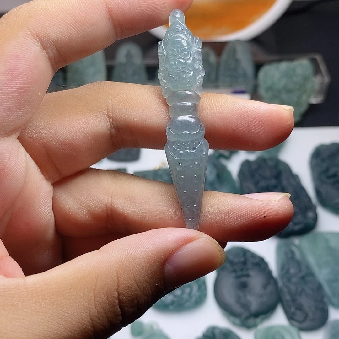 定制翡翠未镶嵌降魔