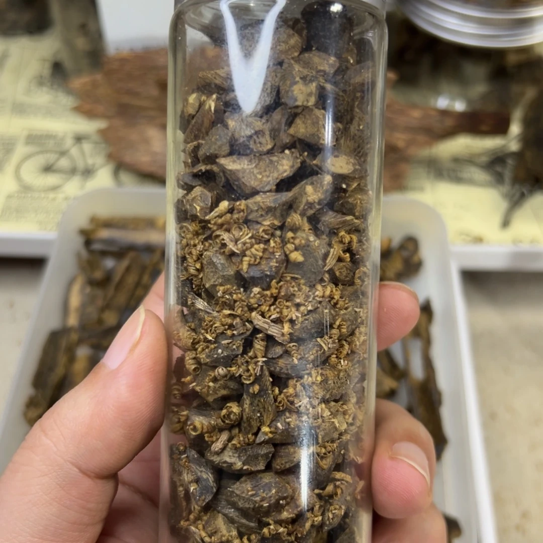 沉香沉香碎屑海南树丁老料部份沉水75克