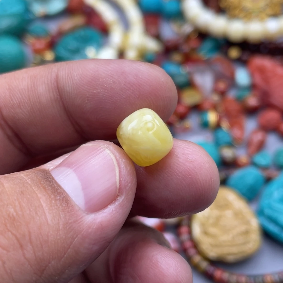 琥珀珠宝奇石未镶嵌95