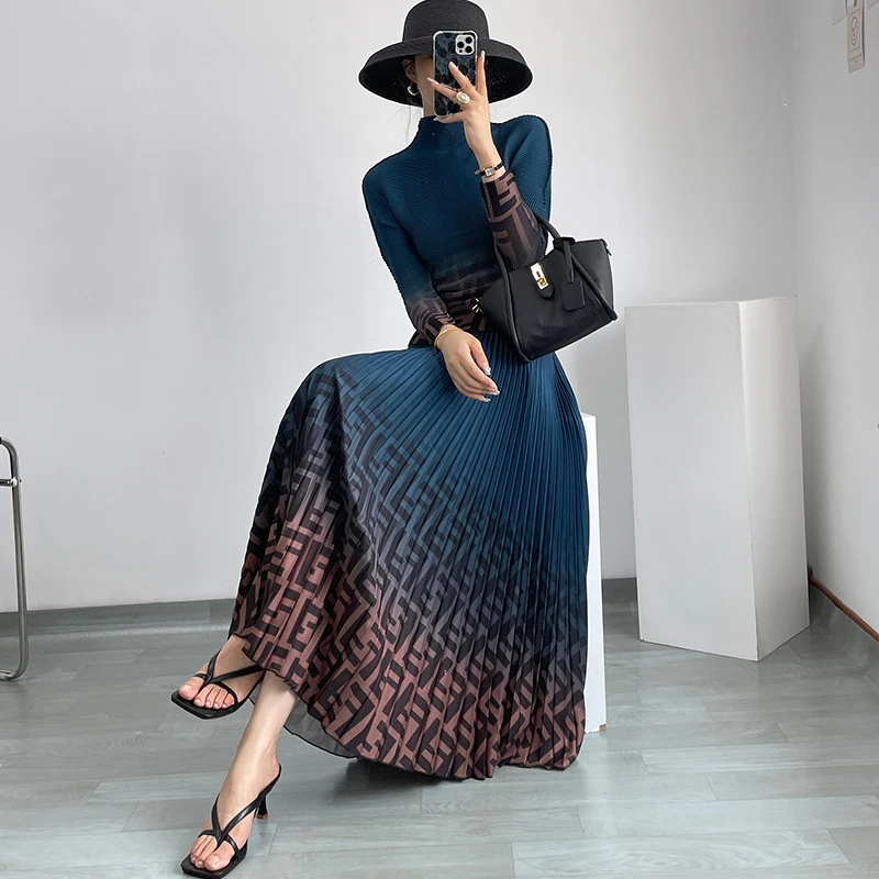 时尚新款欧美风秋季爆品字母印花褶皱半身裙两件套套装百搭气质