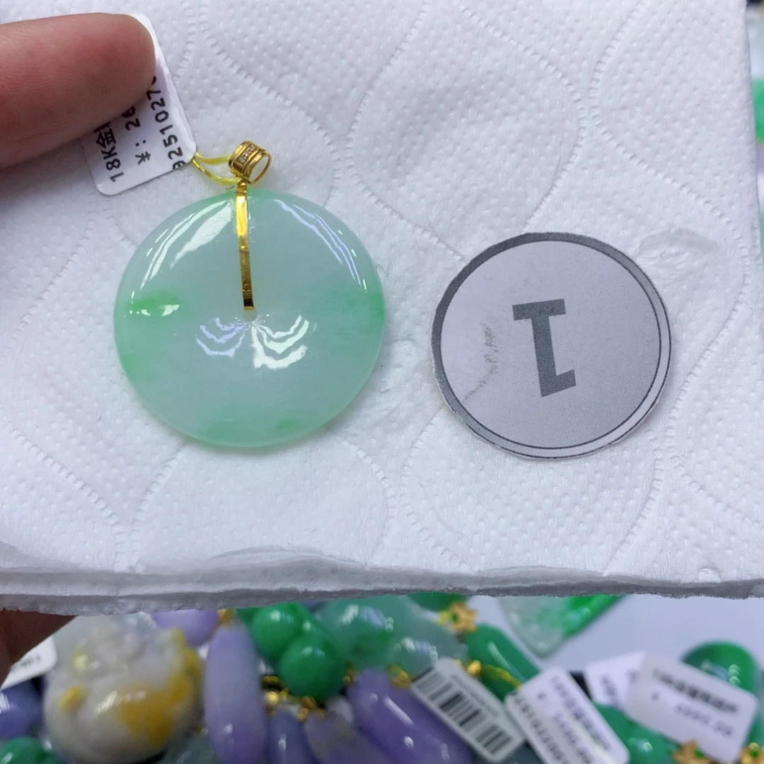 翡翠18K金镶嵌颈饰翡翠