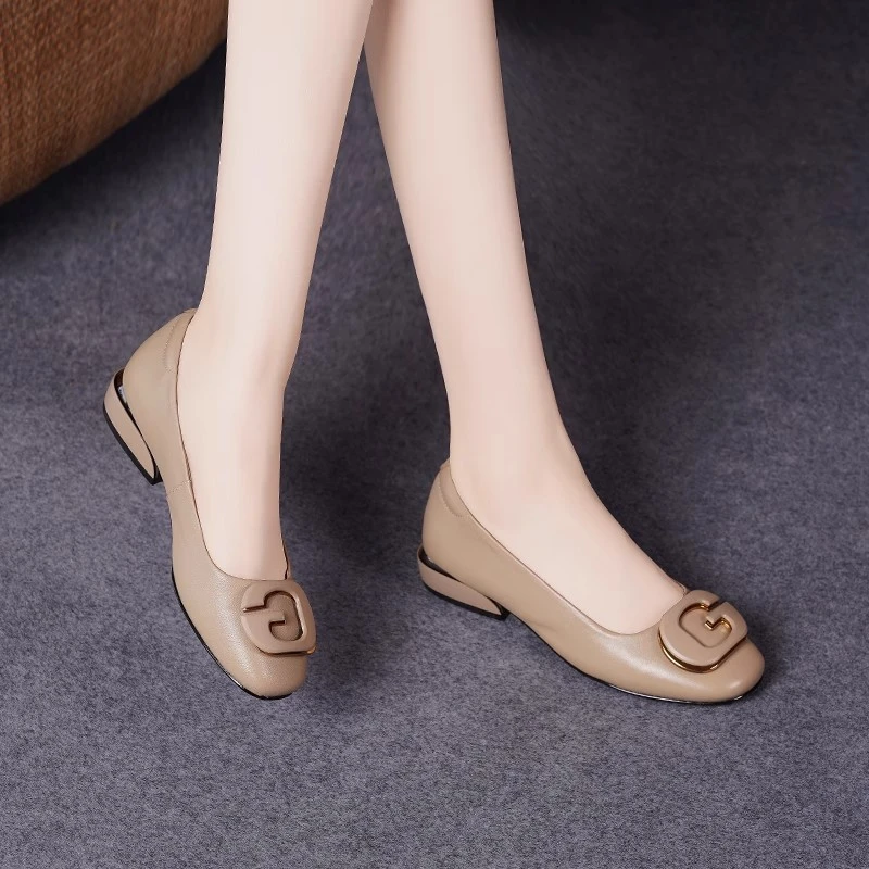 2025新款春夏季平底单鞋女软皮软底真皮女鞋妈妈豆豆皮鞋圆头瓢鞋