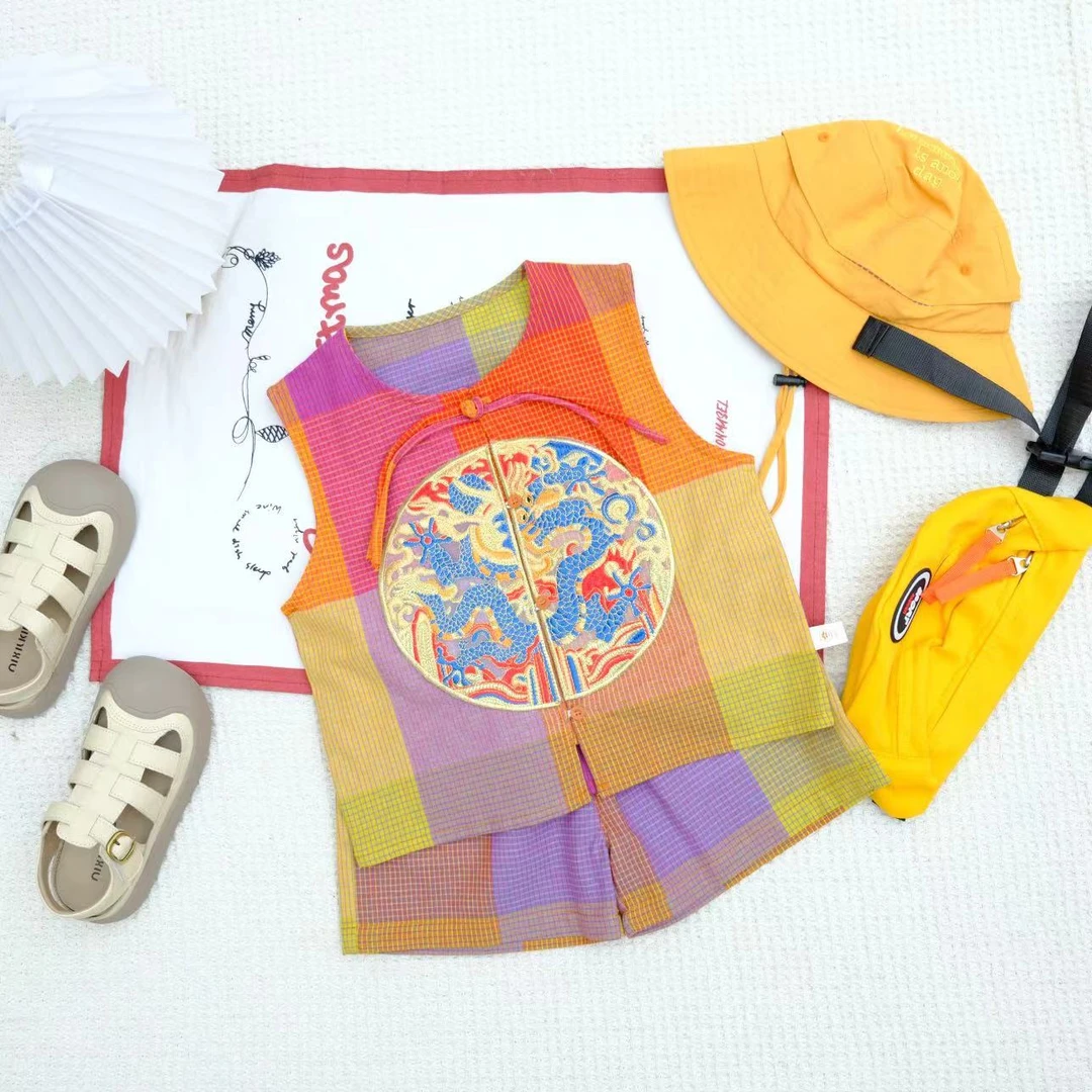 儿童夏季时尚彩格国风无袖套装H-1133