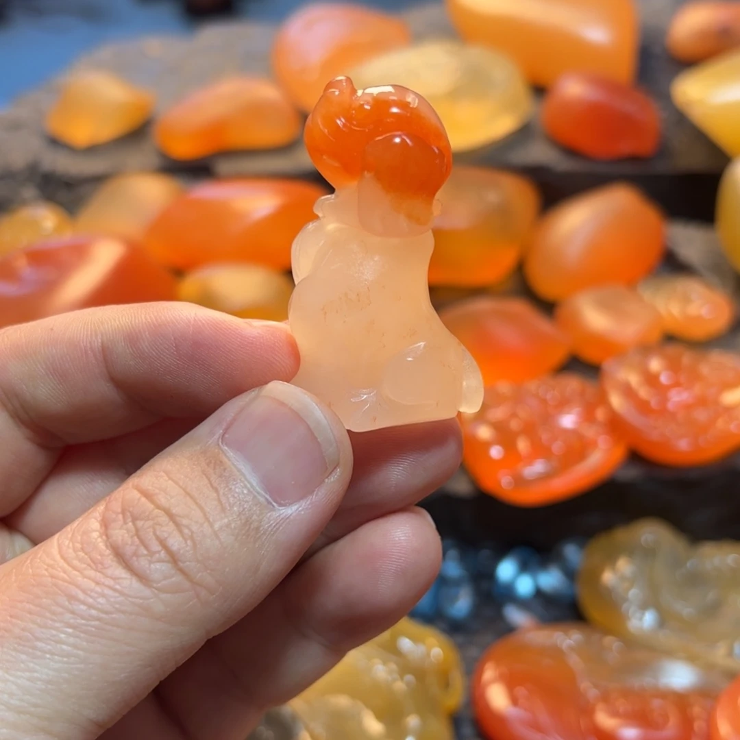 石英质玉挂件未镶嵌龙**人