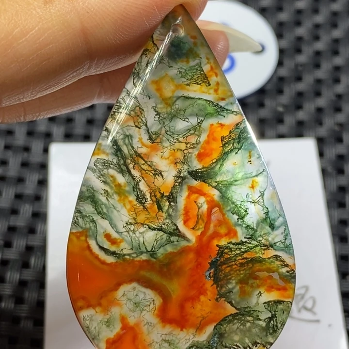 未镶嵌颈饰玛瑙/玉髓心*