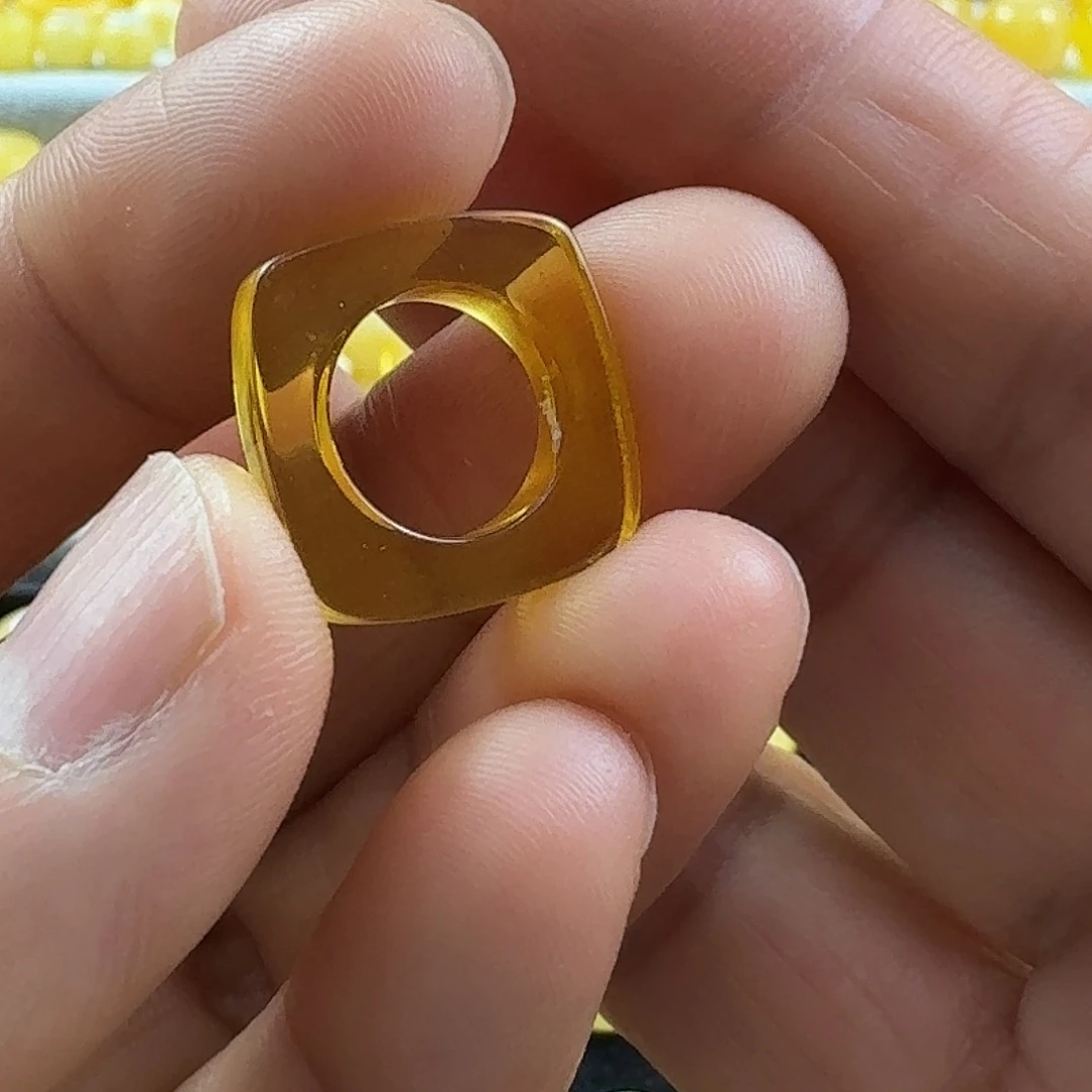 蜜蜡未镶嵌裸石26