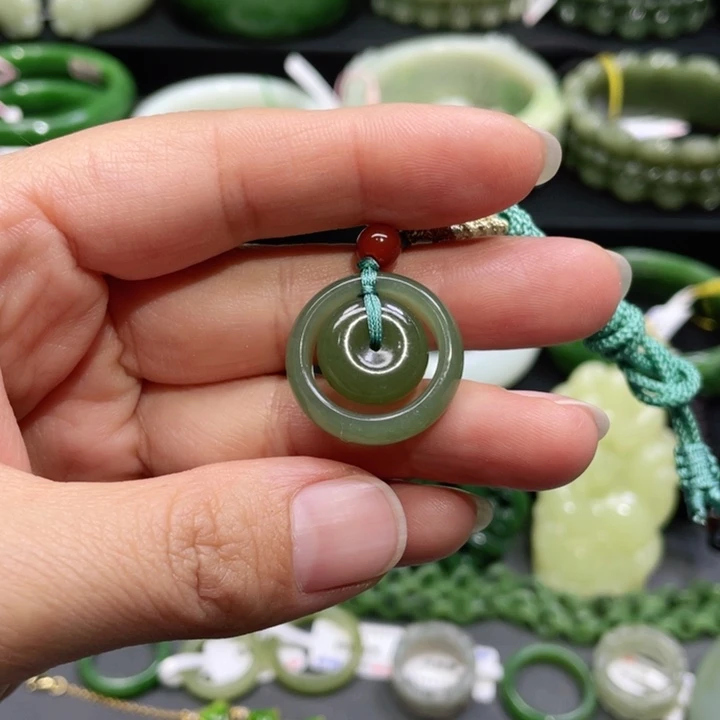 和田玉手镯64圈口 编号3未镶嵌